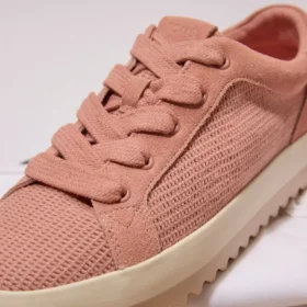 Women Rea Lace-Up Platform Sneaker